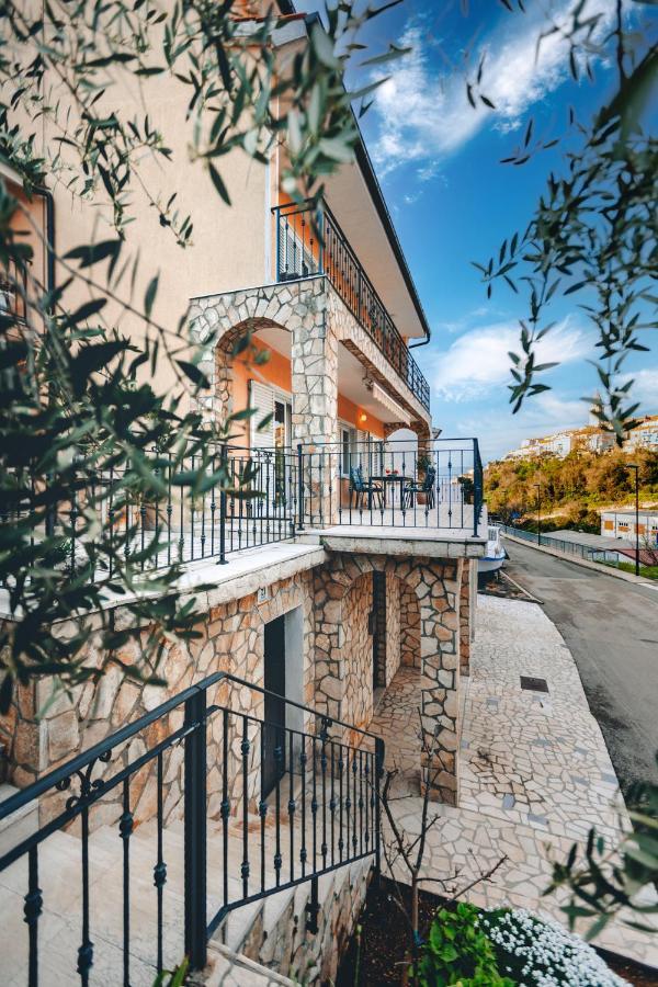 Apartman Marina Vrbnik Esterno foto